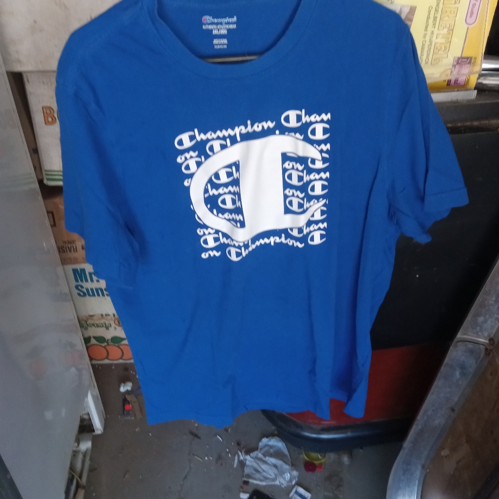 Champion T-shirt